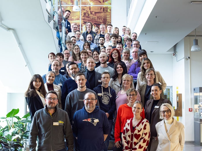 Gruppenfoto der neuen Mitarbeiterinnen und Mitarbeiter beim Neueinsteigertag 2026 der Iden Gruppe in der Berliner Zentrale